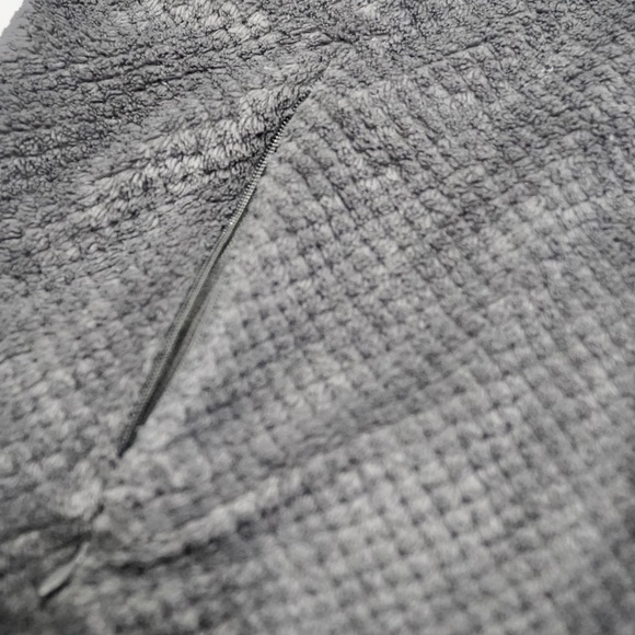 Magellan Outdoors Gray Fuzzy Quarter Zip Pullover - M - Picture 4 of 12